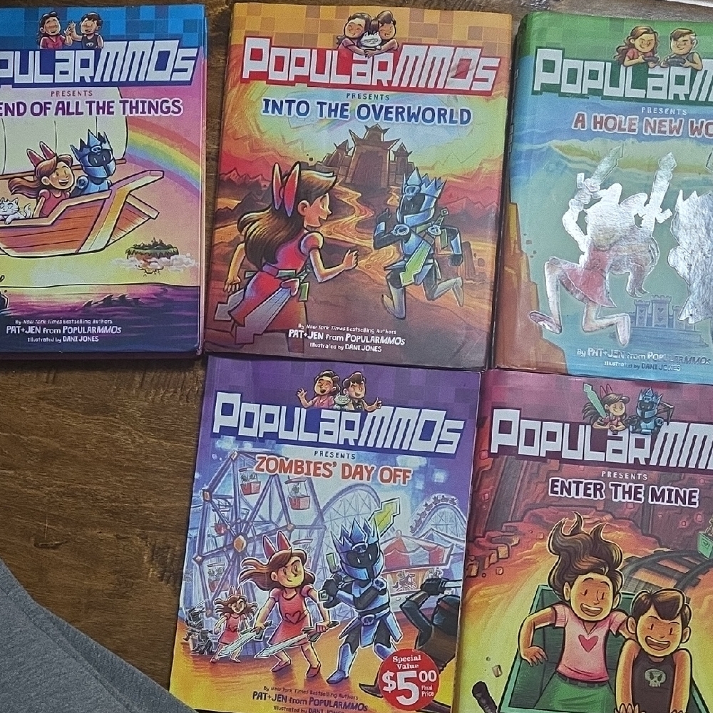 PopularMMOs Graphic Novel Collection